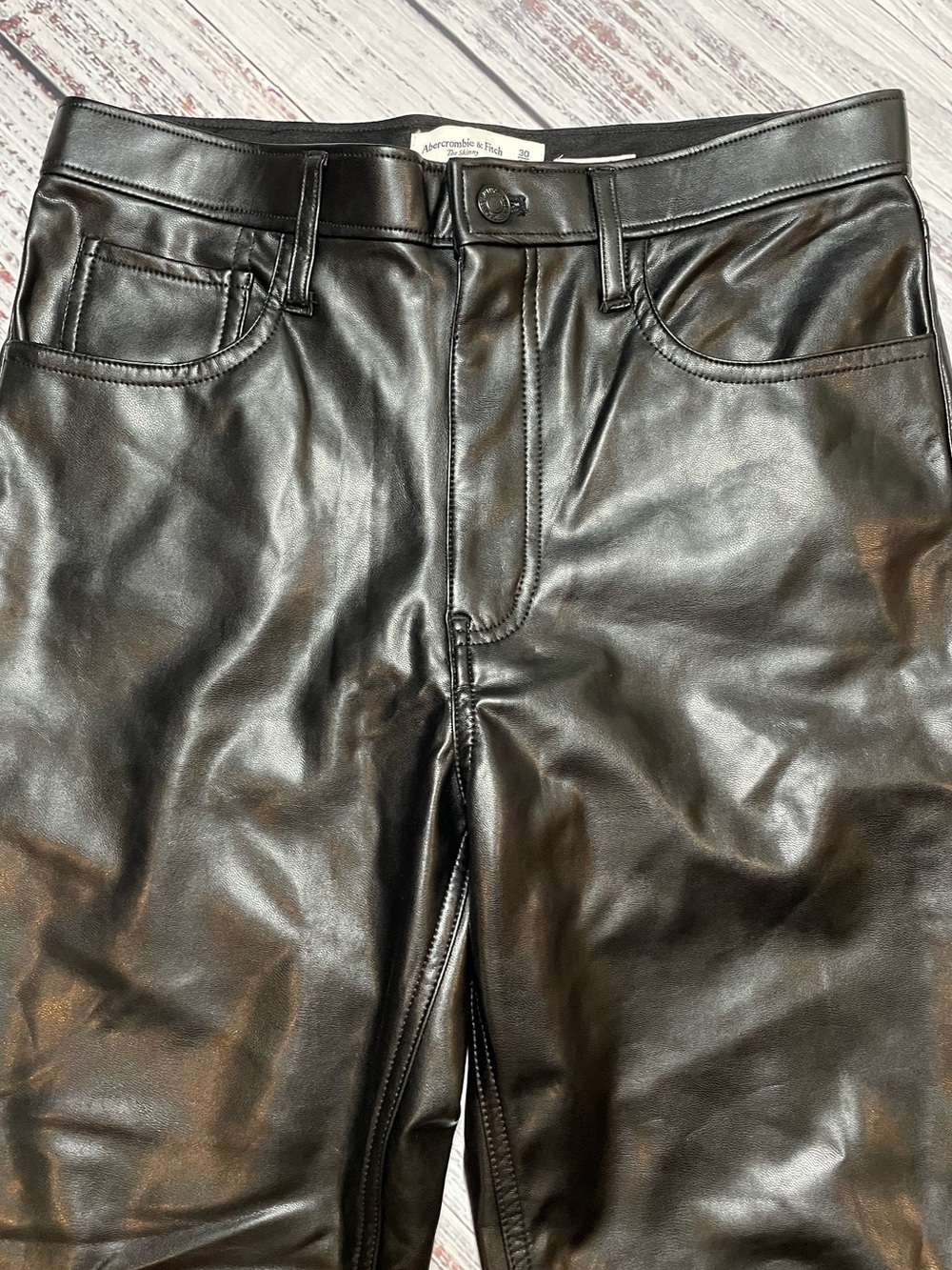 NWT Abercrombie & Fitch The Skinny High Rise Vegan leather pants. Size 10 - Picture 6 of 11